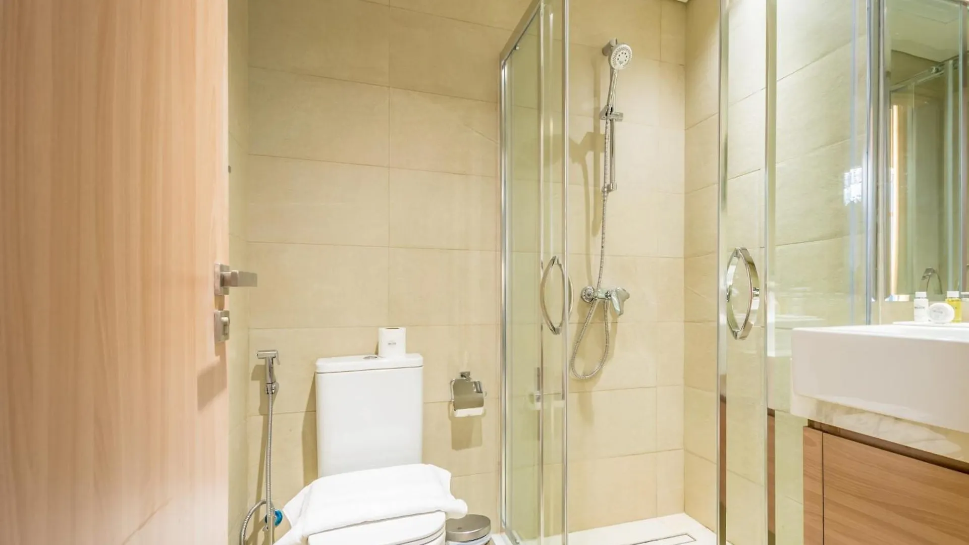 Vacay Lettings Charming Retreat Azizi Riviera Apartment Dubai