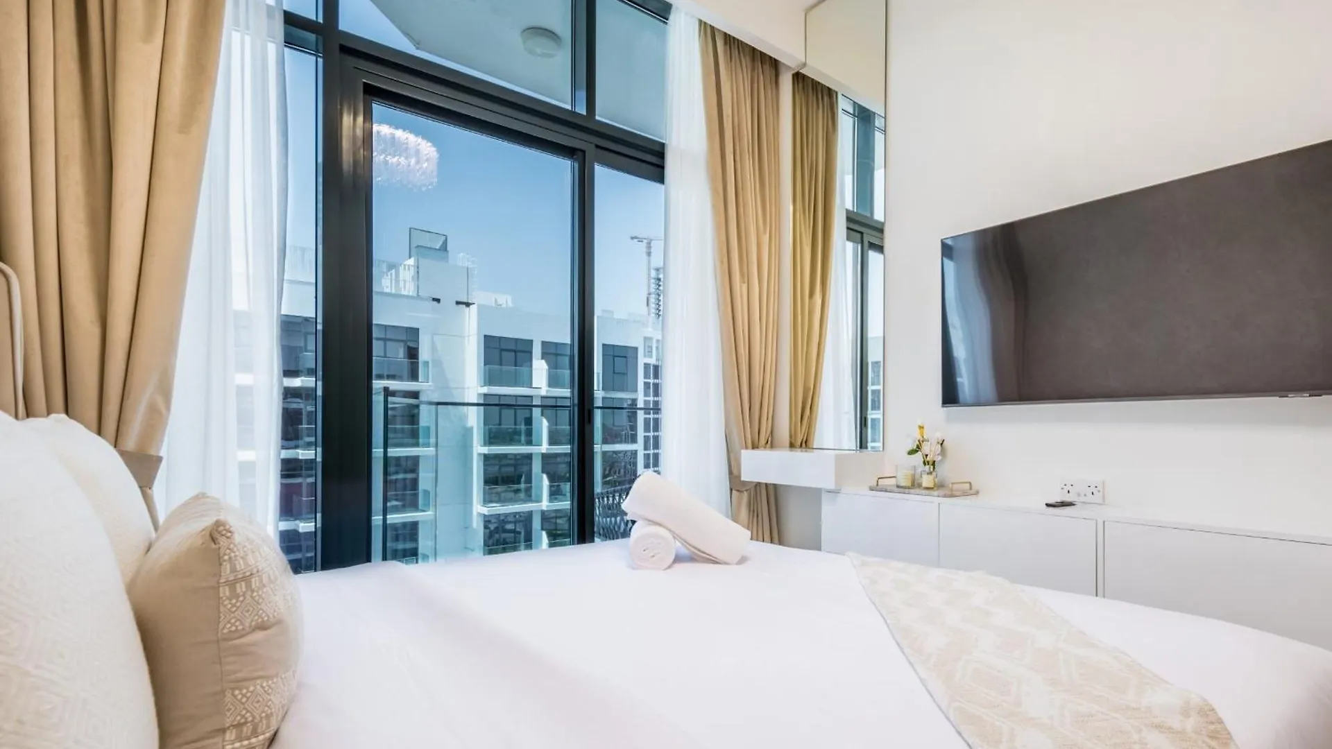 Vacay Lettings Charming Retreat Azizi Riviera Apartment Dubai United Arab Emirates