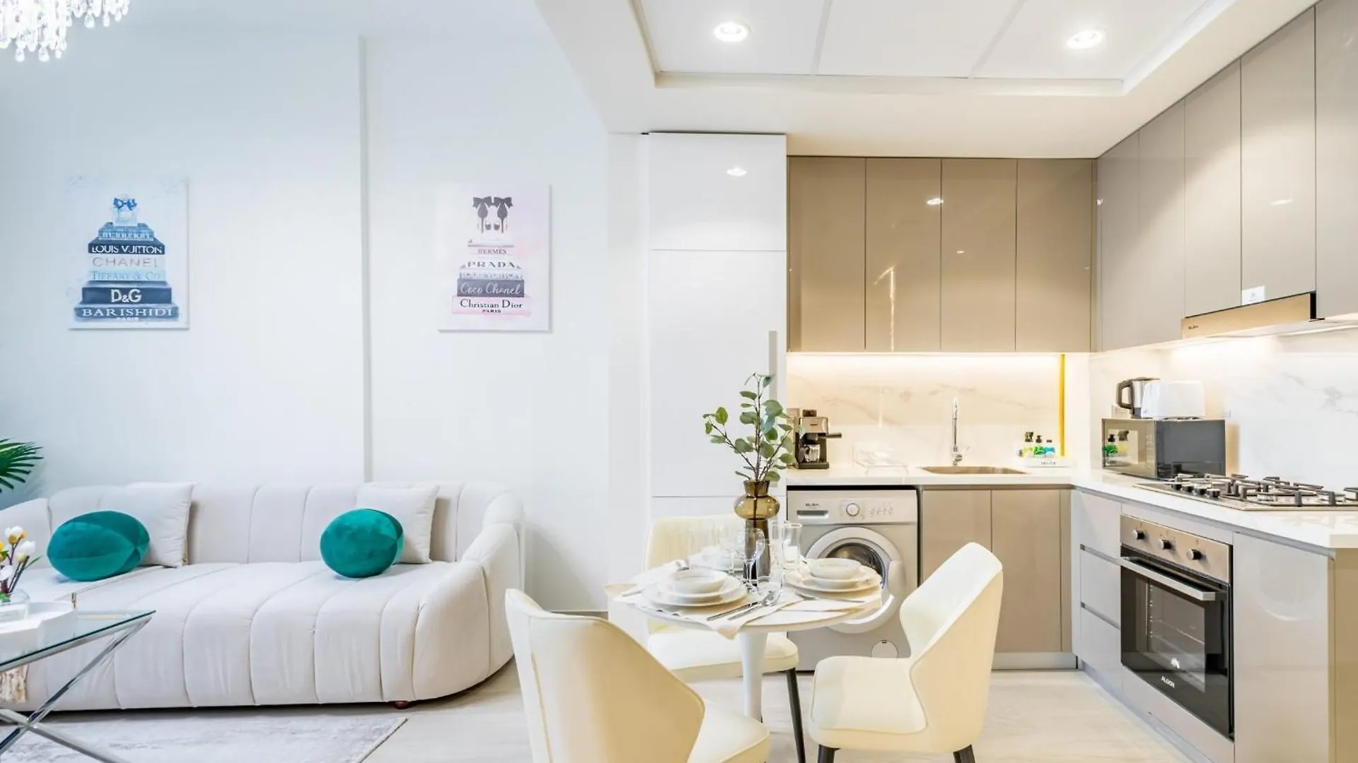 Vacay Lettings Charming Retreat Azizi Riviera Apartment Dubai